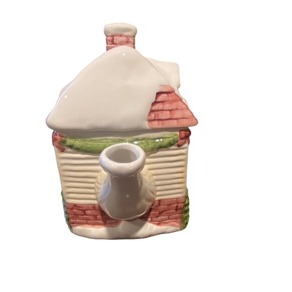 Vintage Ceramic Christmas Cottage teapot - Picture 3 of 7